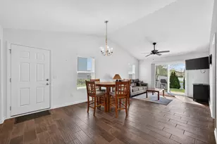 696 Vine St, Hampshire, IL 60140 - Photo 3