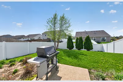 696 Vine Street, Hampshire, IL 60140 - Photo 11