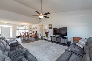 2214 Truman Trail, McHenry, IL 60051 - Photo 15