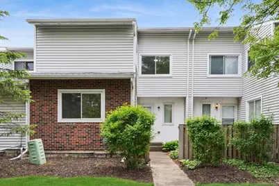 16 Wintergreen Court, Woodridge, IL 60517 - Photo 1