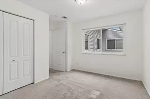 16 Wintergreen Ct, Woodridge, IL 60517 - Photo 17