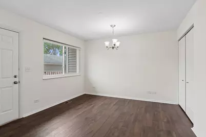 16 Wintergreen Court, Woodridge, IL 60517 - Photo 7