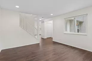 16 Wintergreen Ct, Woodridge, IL 60517 - Photo 13