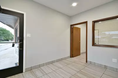 6811 W Higgins Avenue #B, Chicago, IL 60656 - Photo 17