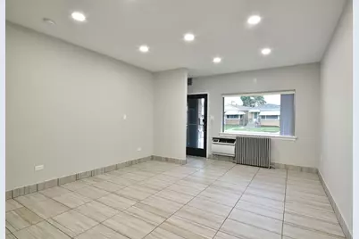 6811 W Higgins Avenue #B, Chicago, IL 60656 - Photo 7