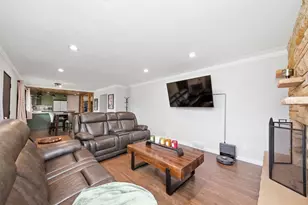 908 Curtis Ave, Joliet, IL 60435 - Photo 7