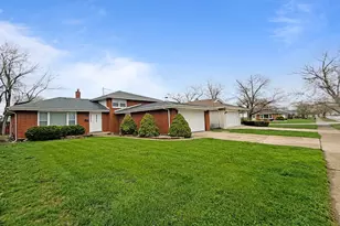 1118 E 169th St, South Holland, IL 60473 - Photo 3