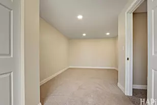 1901 Barnhill Dr, Mundelein, IL 60060 - Photo 17