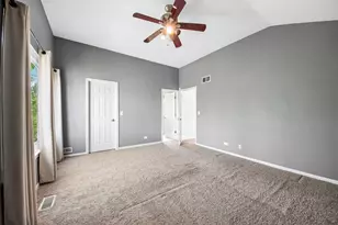 254 W Holly Ct, Round Lake, IL 60073 - Photo 21