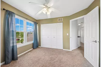 254 W Holly Court, Round Lake, IL 60073 - Photo 31