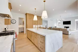 910 Allmen Ave, Hinsdale, IL 60521 - Photo 11
