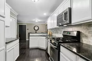 659 N Walden Dr, Palatine, IL 60067 - Photo 9