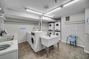 8210 Elmwood St, Skokie, IL 60077 - Photo 19