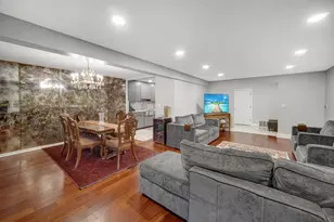 8210 Elmwood St, Skokie, IL 60077 - Photo 7