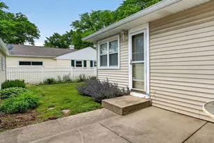 3609 Kingfisher Ln, Rolling Meadows, IL 60008 - Photo 17
