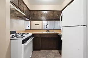 13615 Royal Ct, Crestwood, IL 60418 - Photo 9