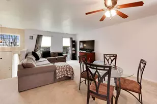 1276 Shamrock Ln, Pingree Grove, IL 60140 - Photo 5