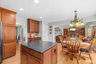 1628 Westminster Dr, Naperville, IL 60563 - Photo 9