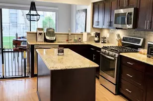 205 Benton Ln, Bloomingdale, IL 60108 - Photo 5