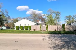 105 E Indiana St, Momence, IL 60954 - Photo 3