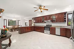 822 Coventry Ln, Oak Brook, IL 60523 - Photo 7