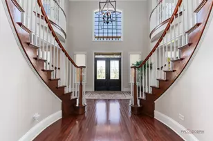 18 Tournament Dr N, Hawthorn Woods, IL 60047 - Photo 9