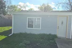 522 S Sumner Ave, Aurora, IL 60505 - Photo 3