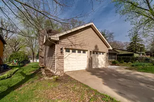 761 Cynthia Dr, Lake Holiday, IL 60548 - Photo 3