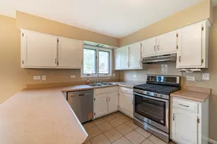 761 Cynthia Dr, Lake Holiday, IL 60548 - Photo 7