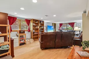 245 Amherst Ave, Des Plaines, IL 60016 - Photo 5