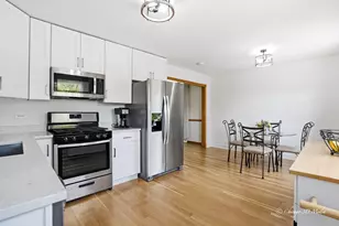 2207 Kirchoff Rd, Rolling Meadows, IL 60008 - Photo 9