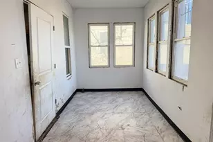 7939 S Escanaba Ave, Chicago, IL 60617 - Photo 13