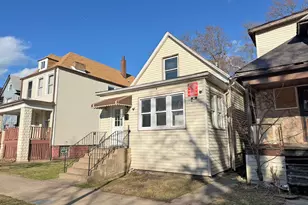 7939 S Escanaba Ave, Chicago, IL 60617 - Photo 3