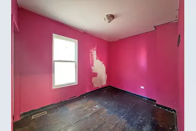 7939 S Escanaba Avenue, Chicago, IL 60617 - Photo 9