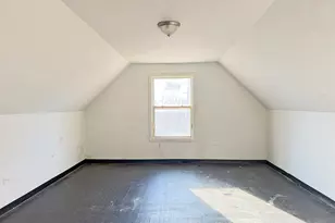7939 S Escanaba Ave, Chicago, IL 60617 - Photo 15