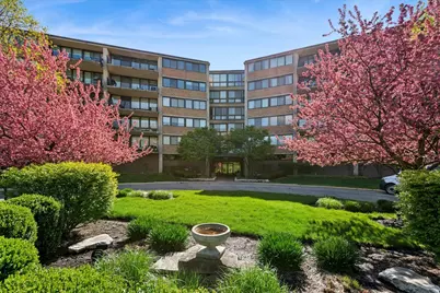 101 Bar Harbour Road #4L, Schaumburg, IL 60193 - Photo 1