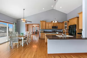 431 Patricia Ln, Hampshire, IL 60140 - Photo 7