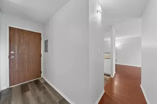 5550 Astor Ln, Rolling Meadows, IL 60008 - Photo 3