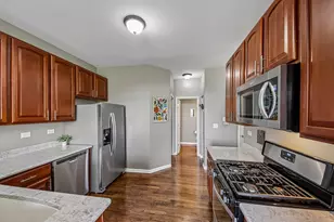 2986 Langston Cir, Saint Charles, IL 60175 - Photo 5