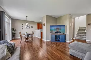 2986 Langston Cir, Saint Charles, IL 60175 - Photo 3