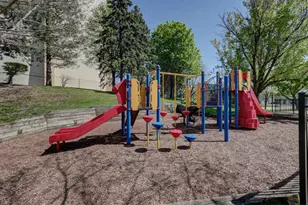 18 Meadow Ct, Schaumburg, IL 60193 - Photo 27