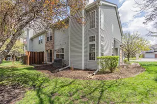 18 Meadow Ct, Schaumburg, IL 60193 - Photo 21
