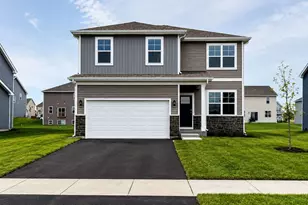 992 Sapphire Ln, Montgomery, IL 60538 - Photo 1