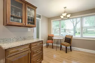 11226 Mandel Ave, Westchester, IL 60154 - Photo 9