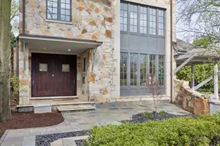 132 S Park Ave, Hinsdale, IL 60521 - Photo 3