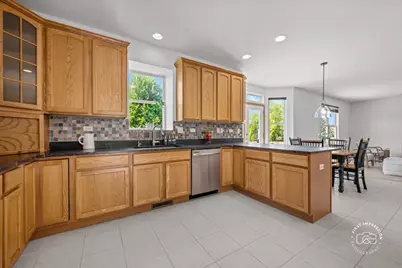 2812 Plante Road, North Aurora, IL 60542 - Photo 7
