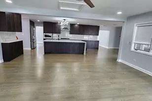 88 Gromer Rd, Elgin, IL 60120 - Photo 9