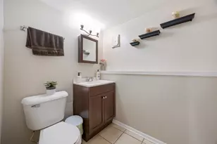 1236 Corley Dr, Elgin, IL 60120 - Photo 17