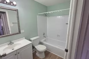1557 Jill Ct, Glendale Heights, IL 60139 - Photo 9