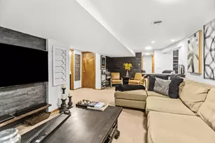 3923 W 106th St, Chicago, IL 60638 - Photo 13